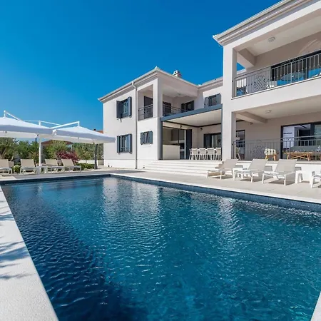 Luxury Primavera With Heated Pool Villa Sukošan