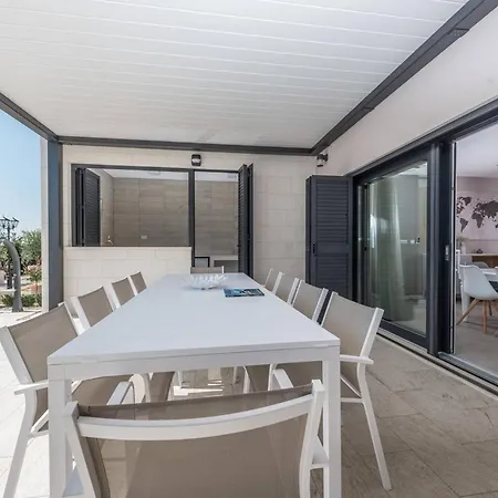 Luxury Primavera With Heated Pool