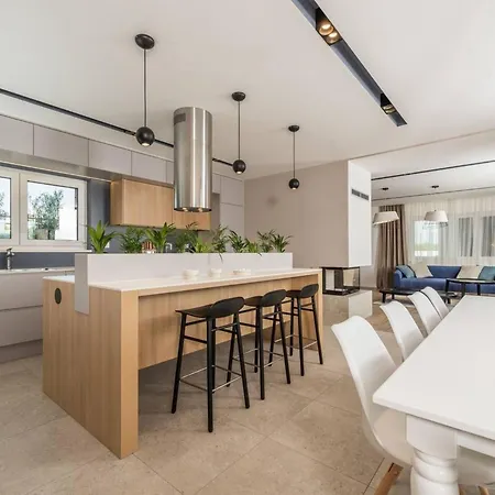 Luxury Primavera With Heated Pool