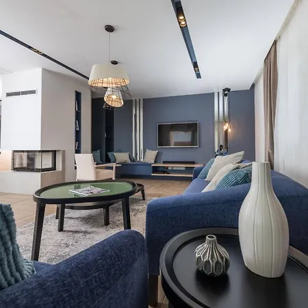 Luxury Primavera With Heated Pool Villa
