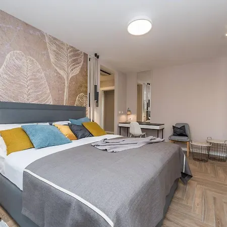 Luxury Primavera With Heated Pool Villa *