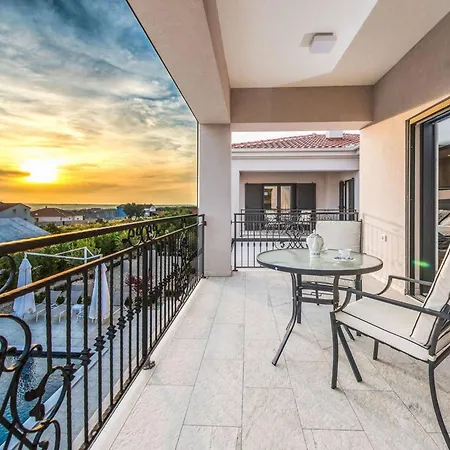 Villa Luxury Primavera With Heated Pool *