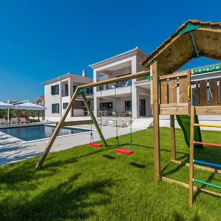 Luxury Primavera With Heated Pool Villa Sukošan