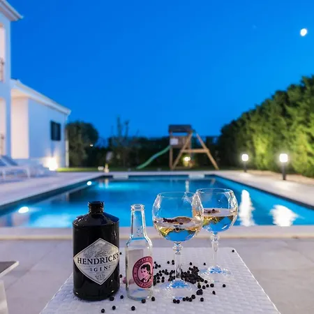 Villa Luxury Primavera With Heated Pool *