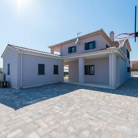 Luxury Primavera With Heated Pool Villa *