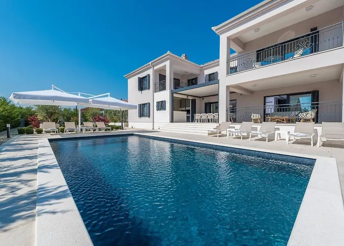 Luxury Primavera With Heated Pool 빌라 Sukošan