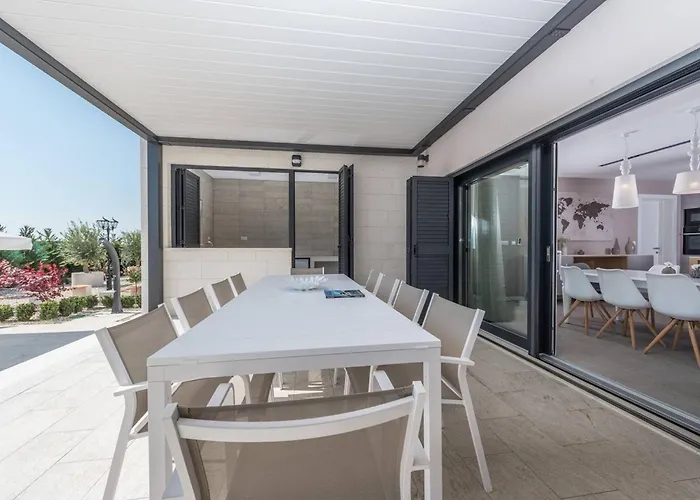 Luxury Primavera With Heated Pool