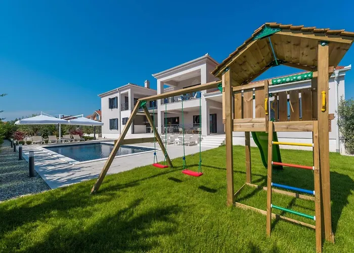 Luxury Primavera With Heated Pool 빌라 Sukošan