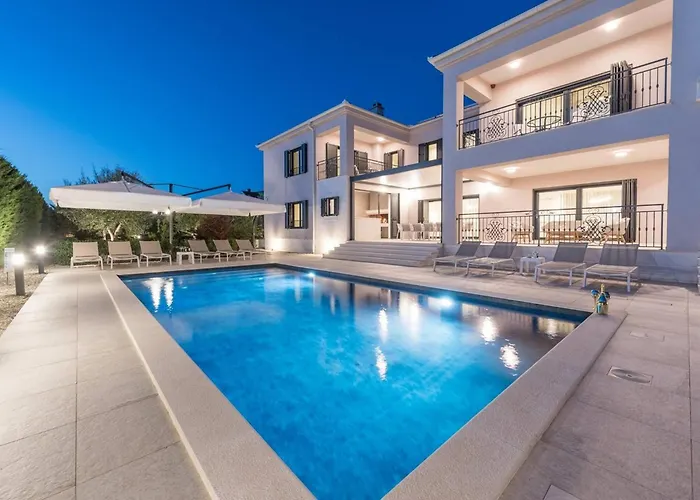 Luxury Primavera With Heated Pool 빌라
