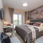 Villa Luxury Primavera With Heated Pool