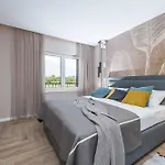 Luxury Primavera With Heated Pool *