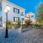 Luxury Primavera With Heated Pool