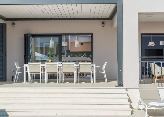 Luxury Primavera With Heated Pool