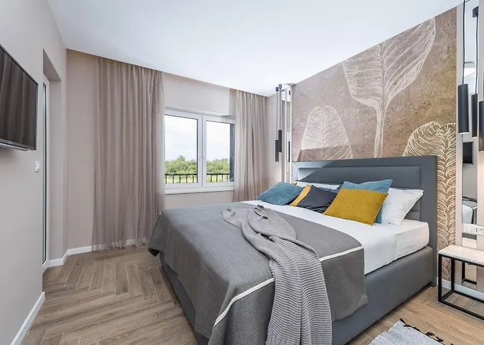 Luxury Primavera With Heated Pool *