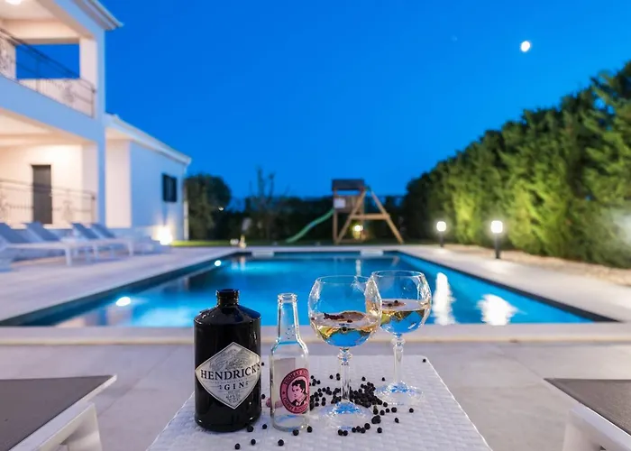 Villa Luxury Primavera With Heated Pool *